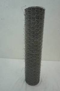lot 186 image: hex netting 25 tall