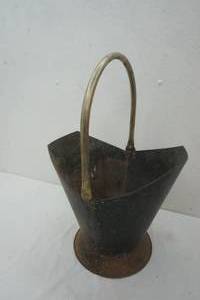 lot 189 image: coal bucket 13 tall on sides