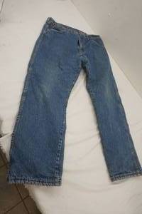 lot 199 image: Wrangler insulated mens jeans 36x30