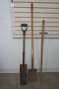 lot 213 image: 2 flat shovels 1 wheelbarrow handle