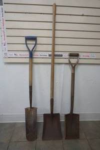 lot 215 image: 3 shovel lot with ash shovel