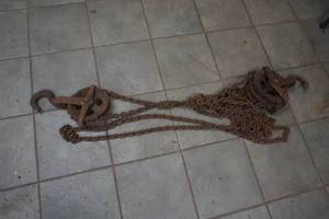lot 247 image: block and tackle