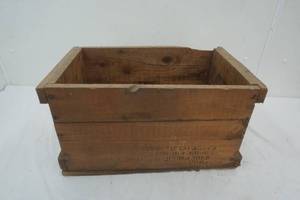 lot 251 image: wooden box 19x11