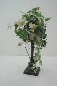 lot 260 image: metal candleflower holder 11 tall