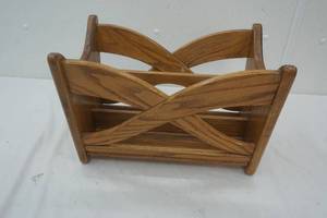 lot 264 image: magazine rack