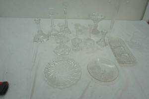 lot 266 image: glassware lot