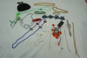 lot 282 image: costume jewelry lot