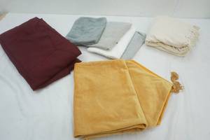lot 322 image: linen lot