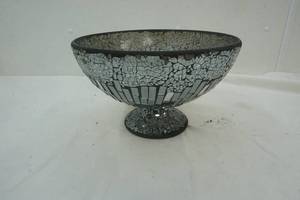lot 329 image: mirrored glass large fruit bowl
