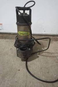 lot 377 image: EasyPro Pond Pump