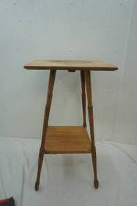 lot 419 image: 28 tall plant stand
