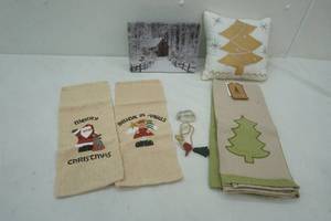 lot 426 image: Christmas lot