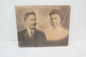 lot 438 image: vintage photo canvas 20x 18