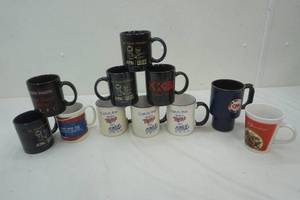 lot 449 image: coffee mugs 11ct - vintage Twins