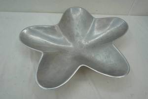 lot 456 image: large serving star tray