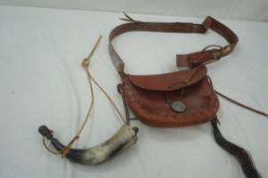 lot 479 image: vintage satchel and knife and powder horn