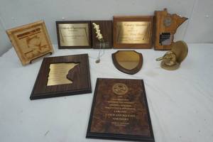 lot 482 image: fishing plaque lot