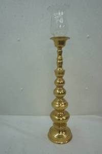 lot 488 image: brass candle holder 19