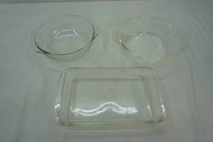 lot 494 image: Pyrex lot