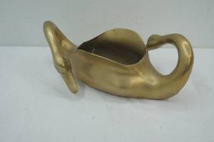 lot 508 image: brass double goose planter
