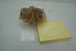 lot 518 image: wig in box