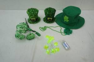 lot 527 image: St. Patricks Day lot
