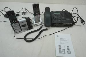lot 552 image: phone lot