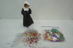 lot 583 image: craft lot
