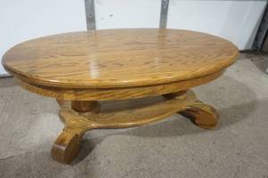 lot 609 image: oak coffee table