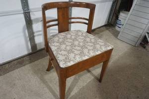 lot 612 image: antique vanity chair