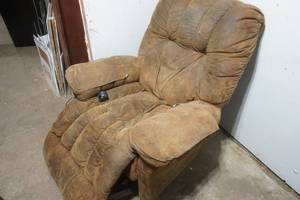 lot 618 image: heated massage recliner