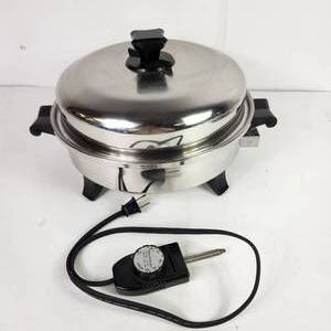 lot 50 image: Health Craft 7273 Completely Immersible Electric Fry Pan Excellent Condition With Cord