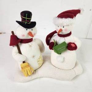 lot 65 image: Hallmark Jingle Pals Mr & Mrs Snowman Animated UNTESTED