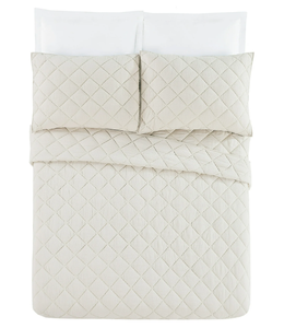 lot 415 image: Better Homes & Gardens Diamond Gauze Quilt, Beige, King