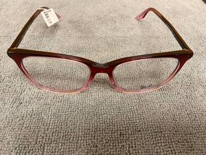 lot 54 image: Ray-Ban RB5422 Cat EyeRed Gradient PinkEyeglasses