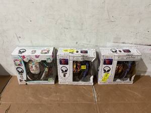 lot 314 image: Lot of 3 Miscellaneous Headsets with Microphone, Wireless Mouse And Mouse Pad