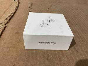 lot 19 image: Apple AirPods Pro (2nd Generation)
