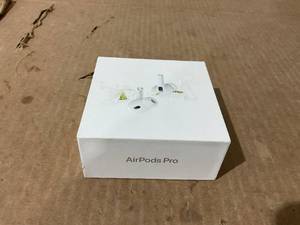 lot 21 image: Apple AirPods Pro (2nd Generation)