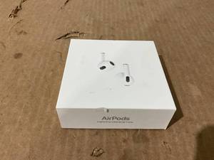 lot 25 image: Apple AirPods (3rd Generation)