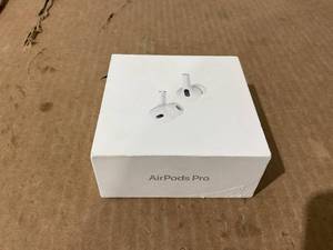 lot 28 image: Apple AirPods Pro (2nd Generation)