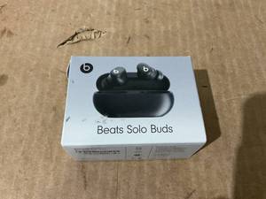 lot 29 image: Beats - Solo Buds True Wireless Earbuds - Matte Black