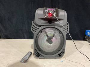 lot 585 image: Pyle 400W Portable Bluetooth PA Loudspeaker - 8 Subwoofer System