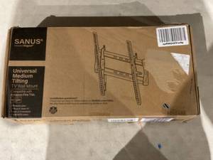 lot 590 image: Made for Amazon Universal Tilting TV Wall Mount for 32-55 TVs and Compatible with Amazon Fire TVs