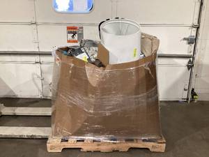 lot 911 image: Wholesale Pallet of Assorted Miscellaneous Items