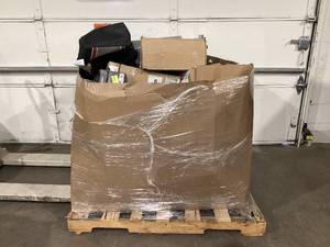 lot 912 image: Wholesale Pallet of Assorted Miscellaneous Items