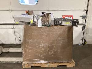 lot 913 image: Wholesale Pallet of Assorted Miscellaneous Items