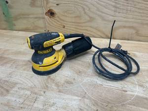 lot 91 image: DEWALT DWE6423 Random Orbit Palm Sander