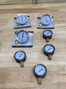 lot 104 image: Lot of 7 - Pressure Gauges