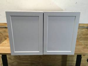 lot 132 image: White Cabinet