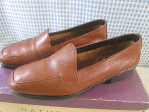 (BSB) Pair of Aerosoles Shoes Size ...
